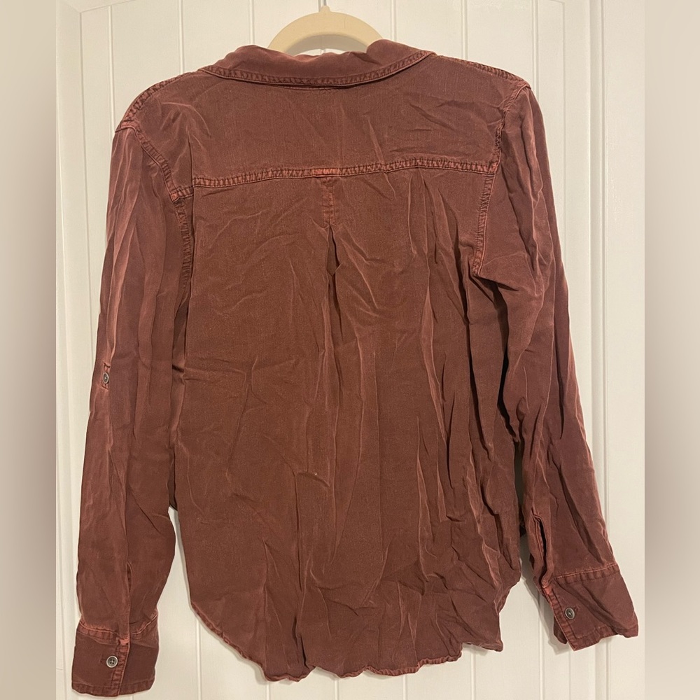 Distressed button blouse - Picture 5 of 5
